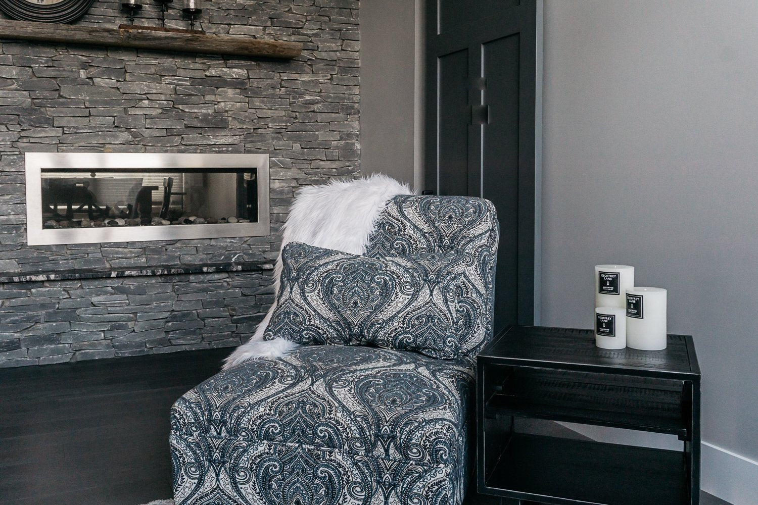 Shop for Lounge Chairs, occasional Chairs and accent chairs at Urban Settler. Chairs that create the perfect accent and comfortable seating. Rocking chairs and stressless chairs provide unbeatable comfort and relaxation! 