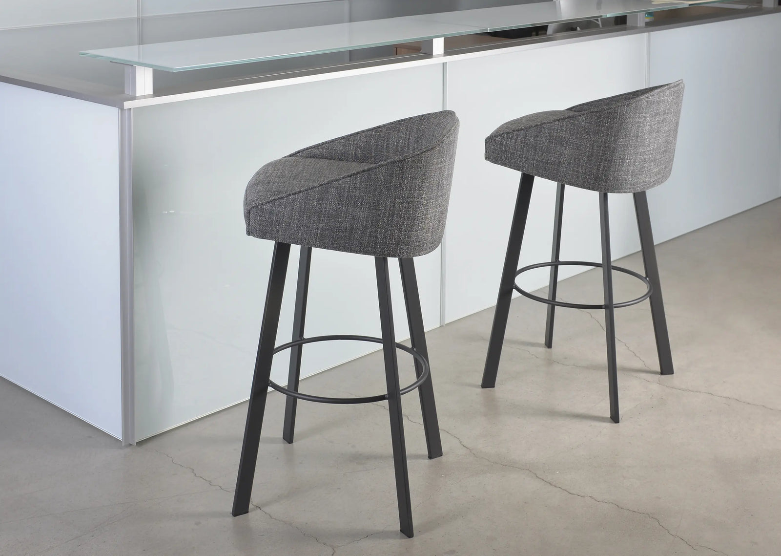 Liv Swivel Stool